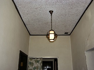塩野邸・廊下の電灯