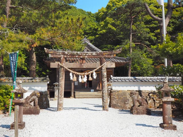 和多都美神社五の鳥居と拝殿