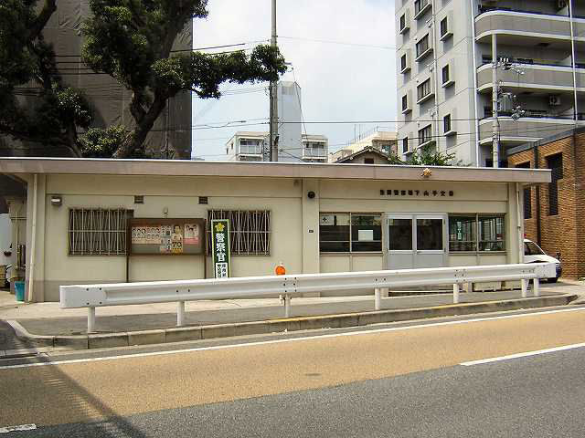 ���R����